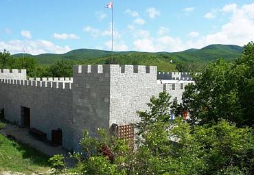 Средневековый замок Львиная голова