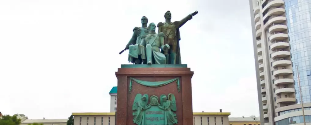 Памятник основателям Новороссиска