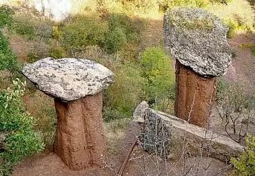 Каменные грибы долины Сотера