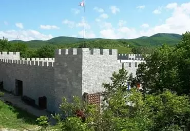Средневековый замок Львиная голова